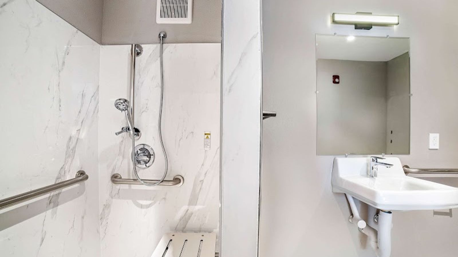 Photo of Studio 6 Suites Stockton, CA – Waterfront