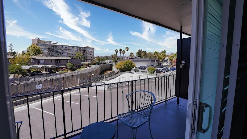 Photo of Seaside Inn & Suites