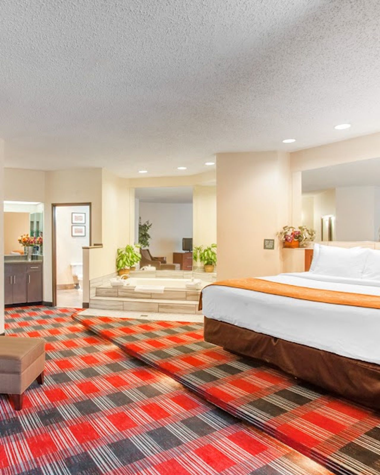 Photo of Comfort Suites Near Vancouver Mall