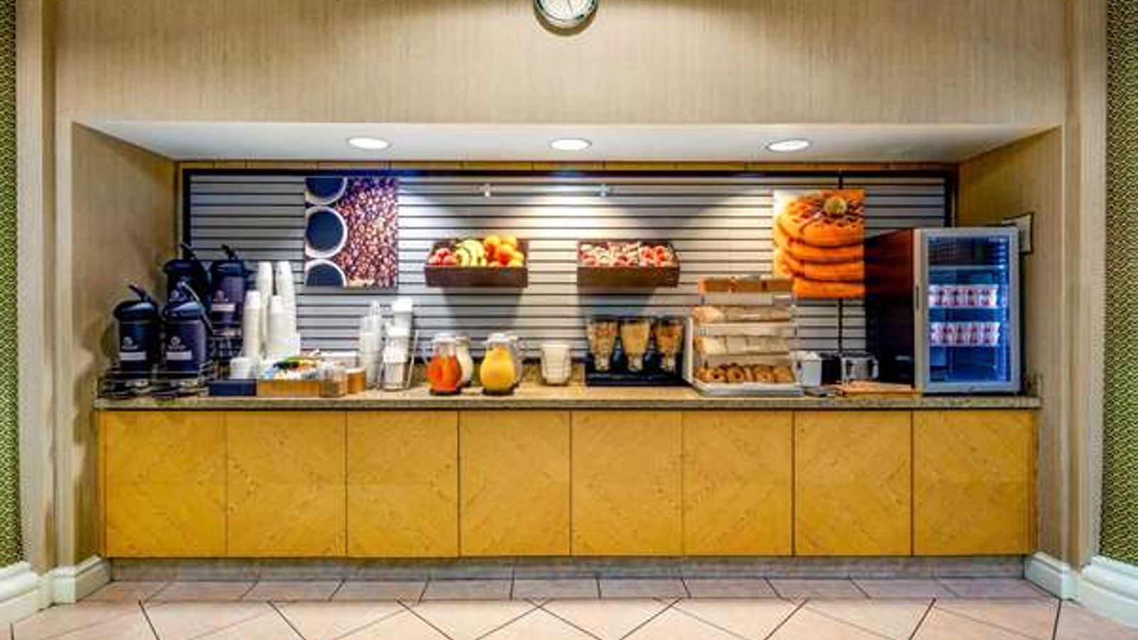 Photo of La Quinta Inn & Suites by Wyndham Fremont / Silicon Valley