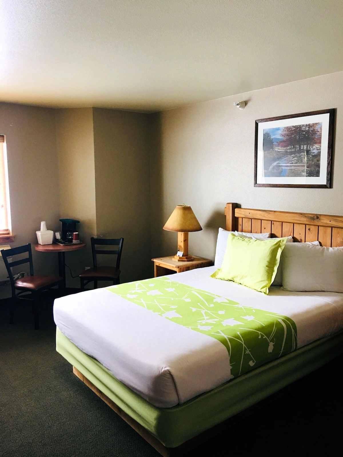 Boulder Creek Inn - Standard Room, 1 Queen Bed