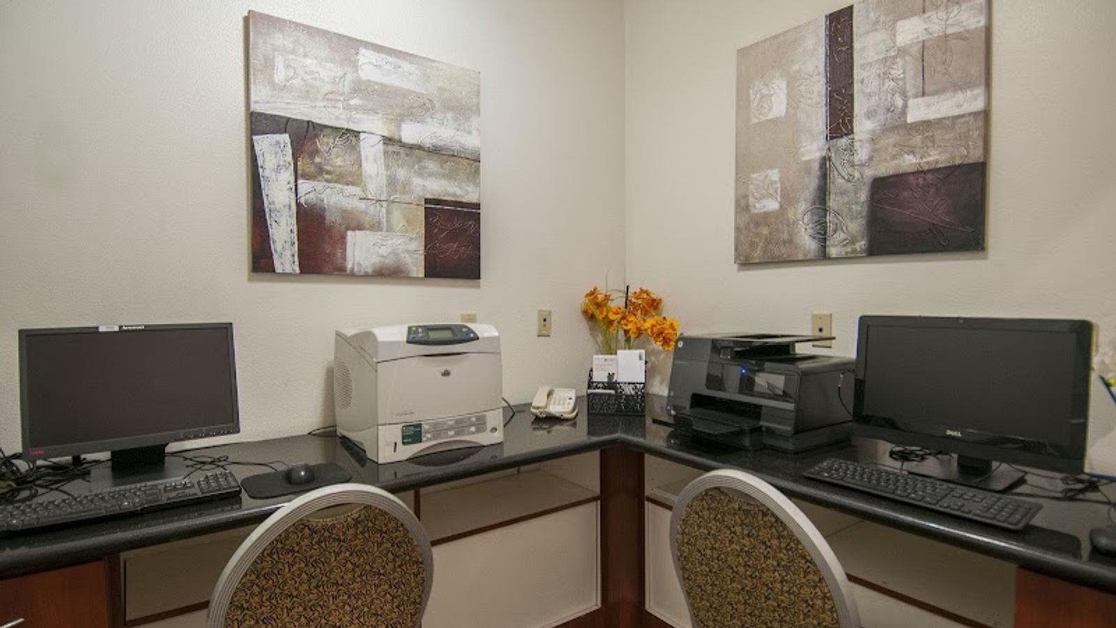 Photo of Holiday Inn Express & Suites Bakersfield Central, an IHG Hotel