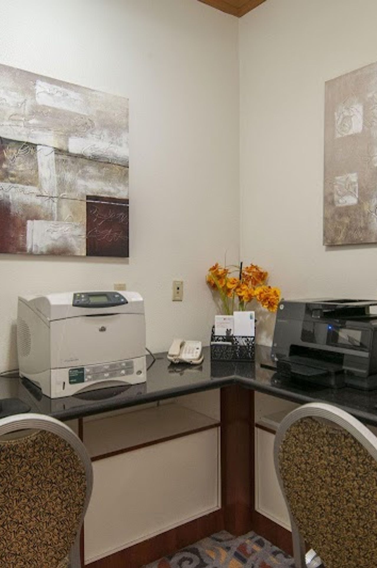Photo of Holiday Inn Express & Suites Bakersfield Central, an IHG Hotel