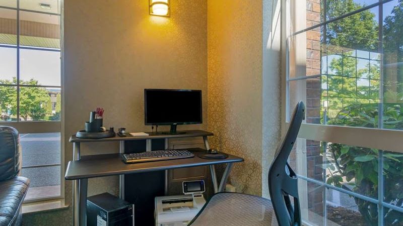 Photo of Best Western Plus Park Place Inn & Suites