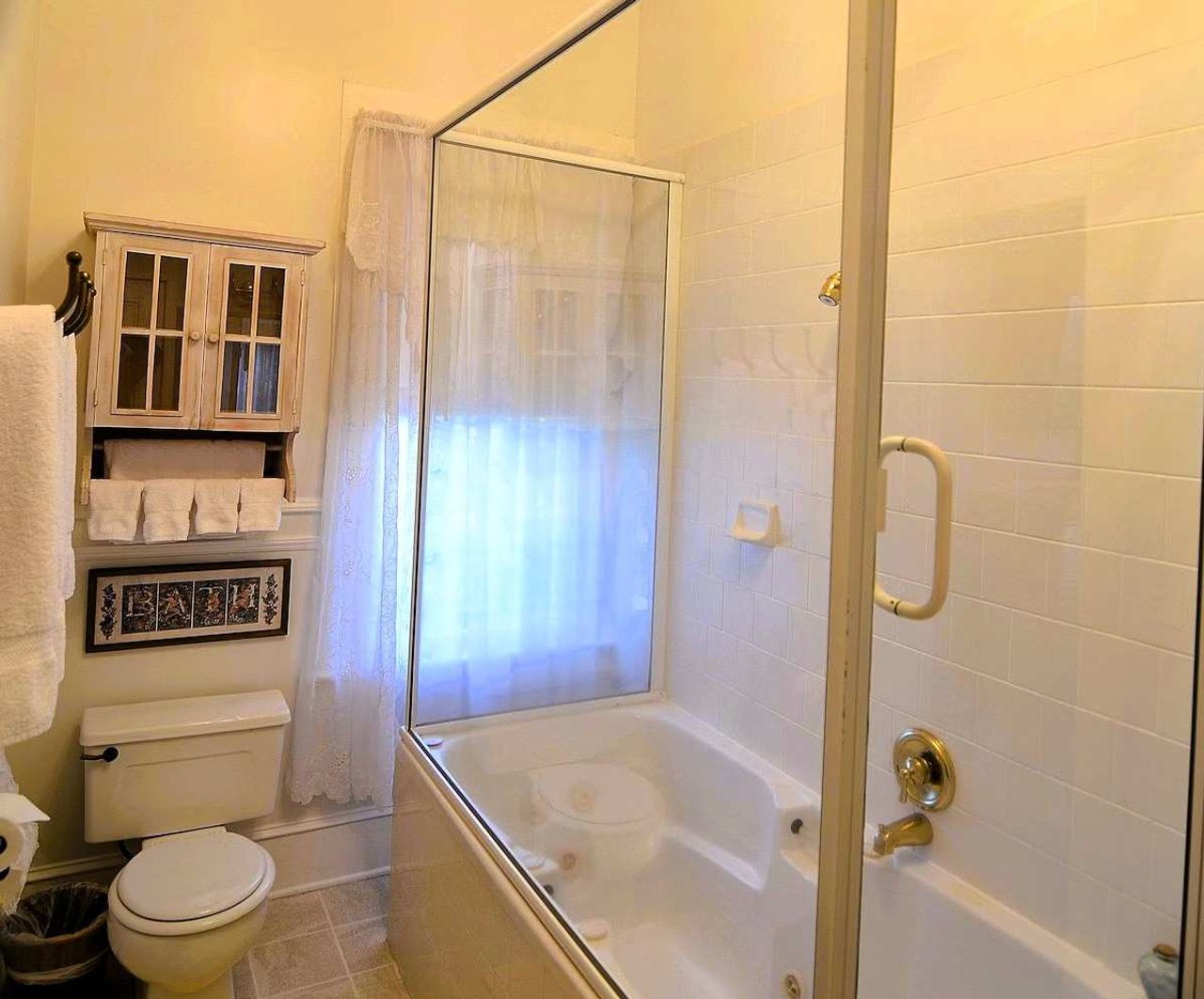 Inn St Helena - Bathroom, jet tubs