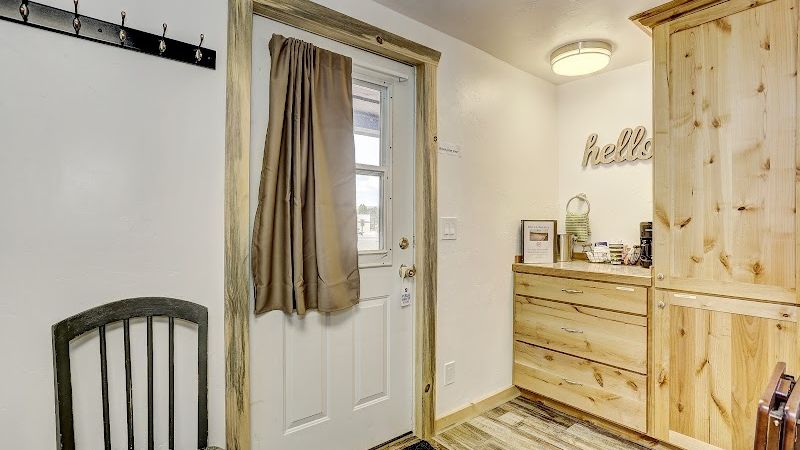 Photo of Cascade Lake Inn