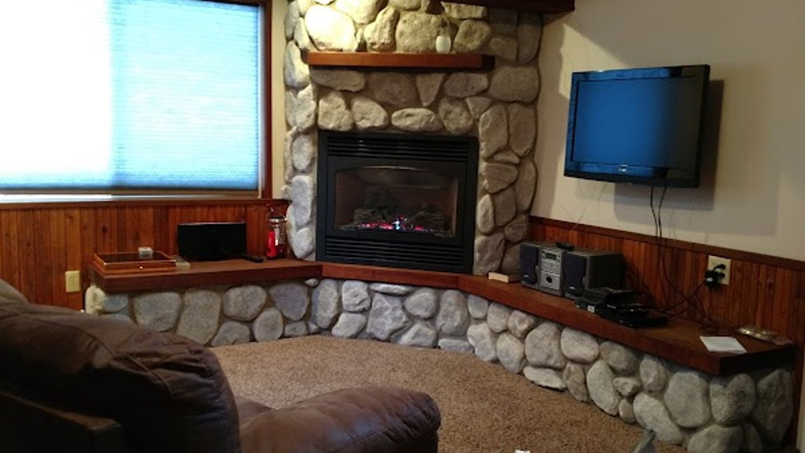 Photo of Almost Paradise Lodging at Mt. Rainier - Woodland Cabin, Living room, Fireplace, Flat TV