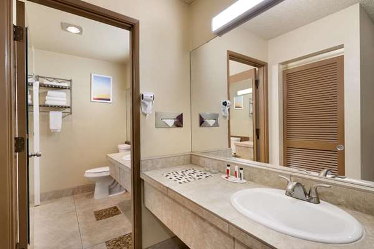 Photo of Days Inn by Wyndham Bend