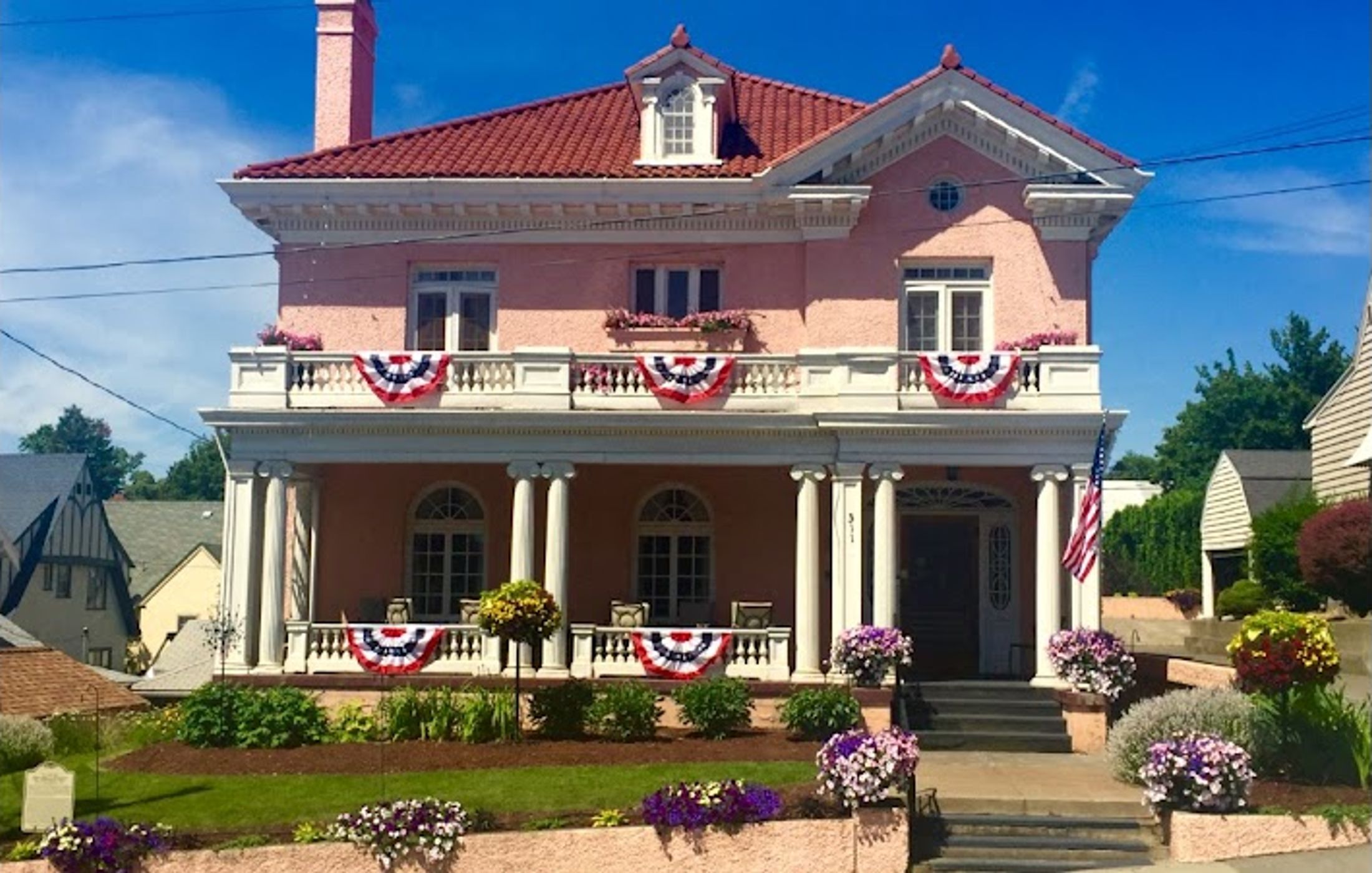 The Pendleton House Historic Inn Bed & Breakfast
