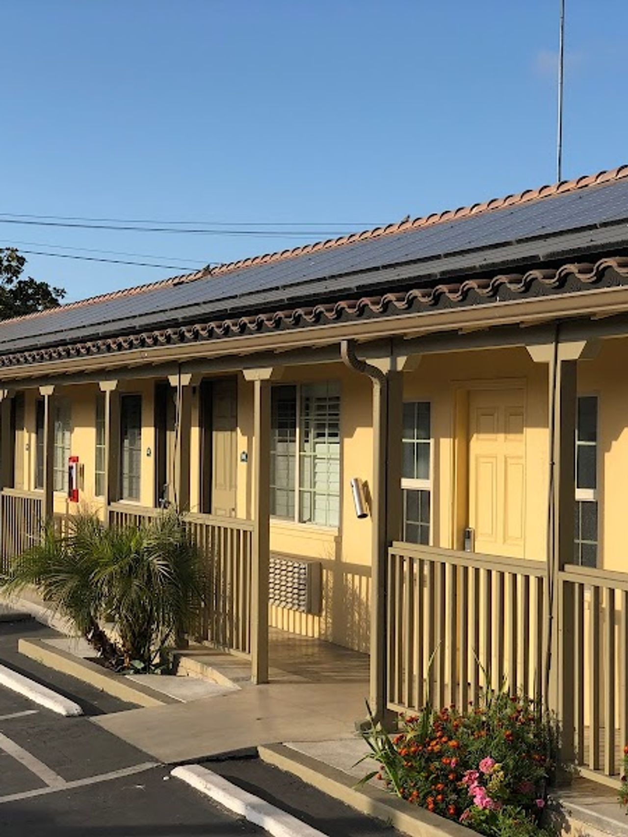 Photo of El Castell Motel - Exterior, Free Parking