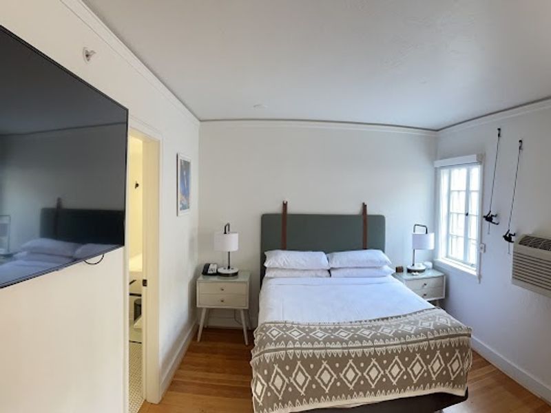 Photo of SCP Redmond Hotel