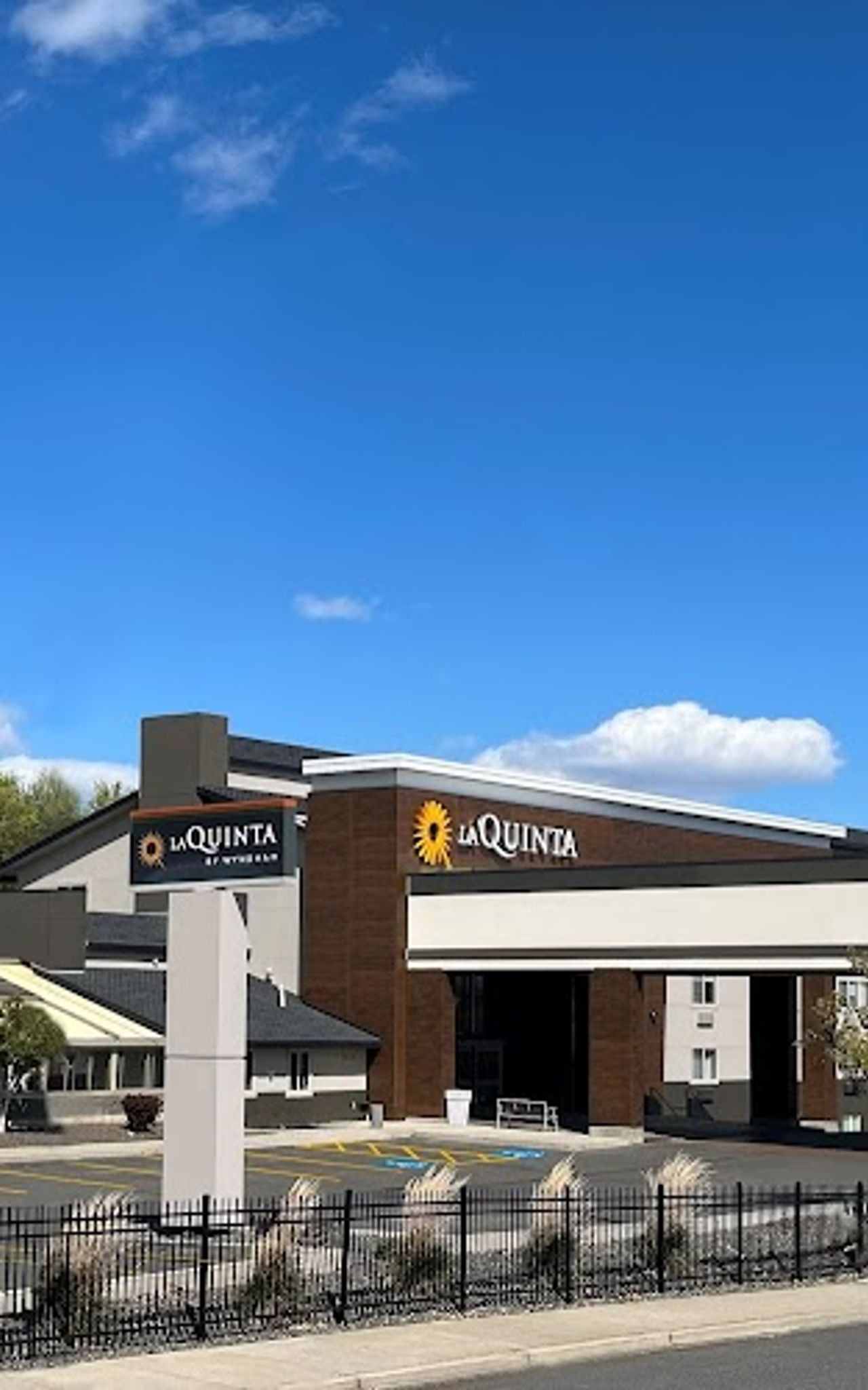 Photo of La Quinta Inn & Suites by Wyndham Yakima Downtown