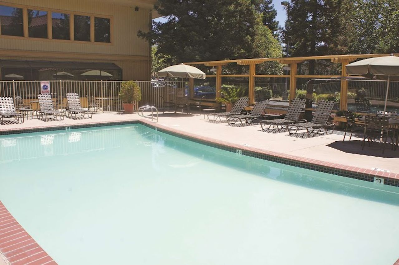 Photo of La Quinta Inn & Suites by Wyndham Oakland - Hayward