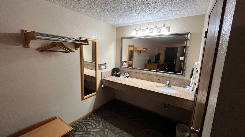 Photo of Super 8 Florence OR (Previously Old Town Inn) - Bathroom