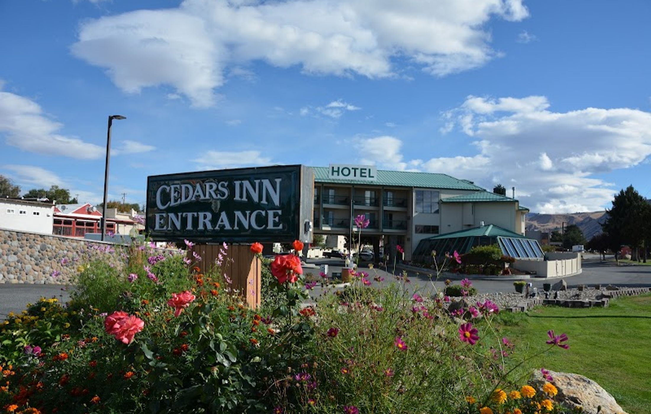 Cedars Inn
