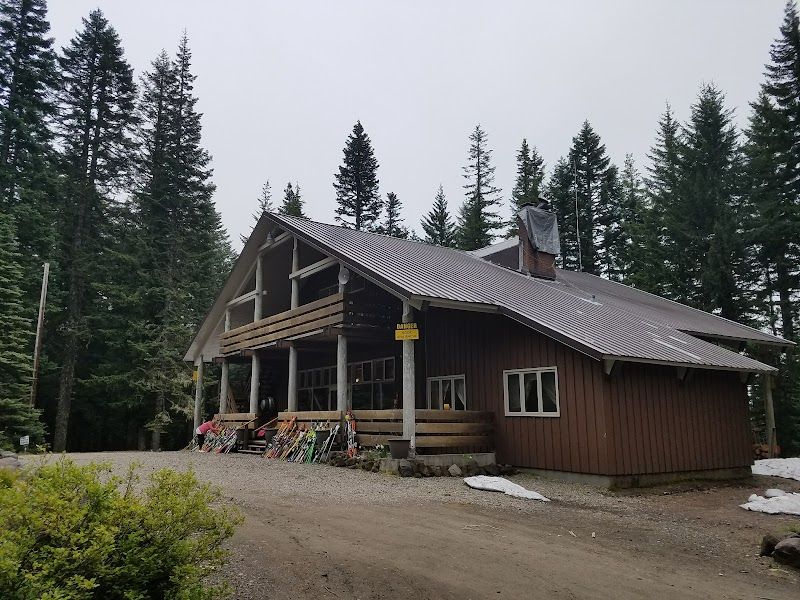 Mazama Lodge