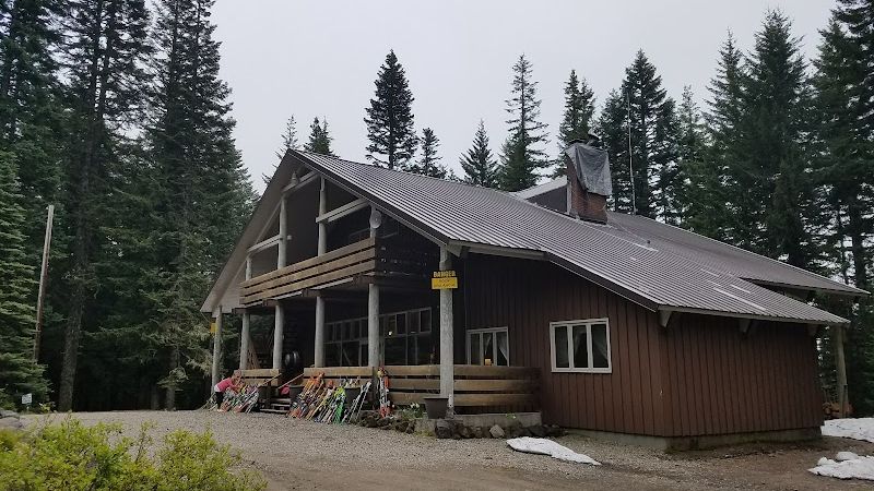 Mazama Lodge