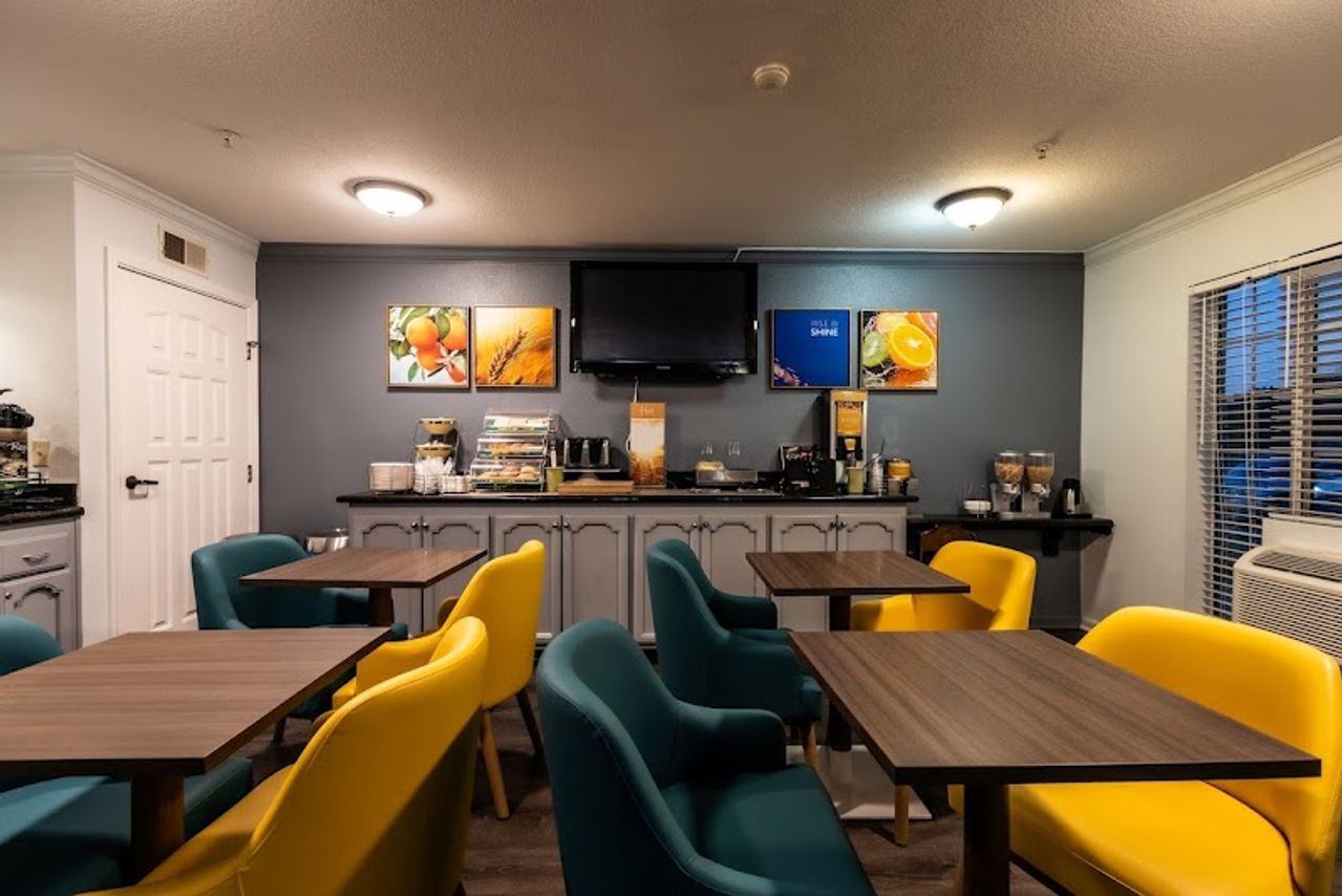 Photo of Quality Inn & Suites Tulare