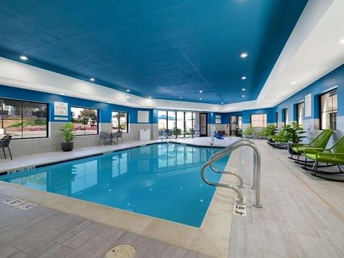 Photo of Hampton Inn & Suites Marina - Indoor Pool