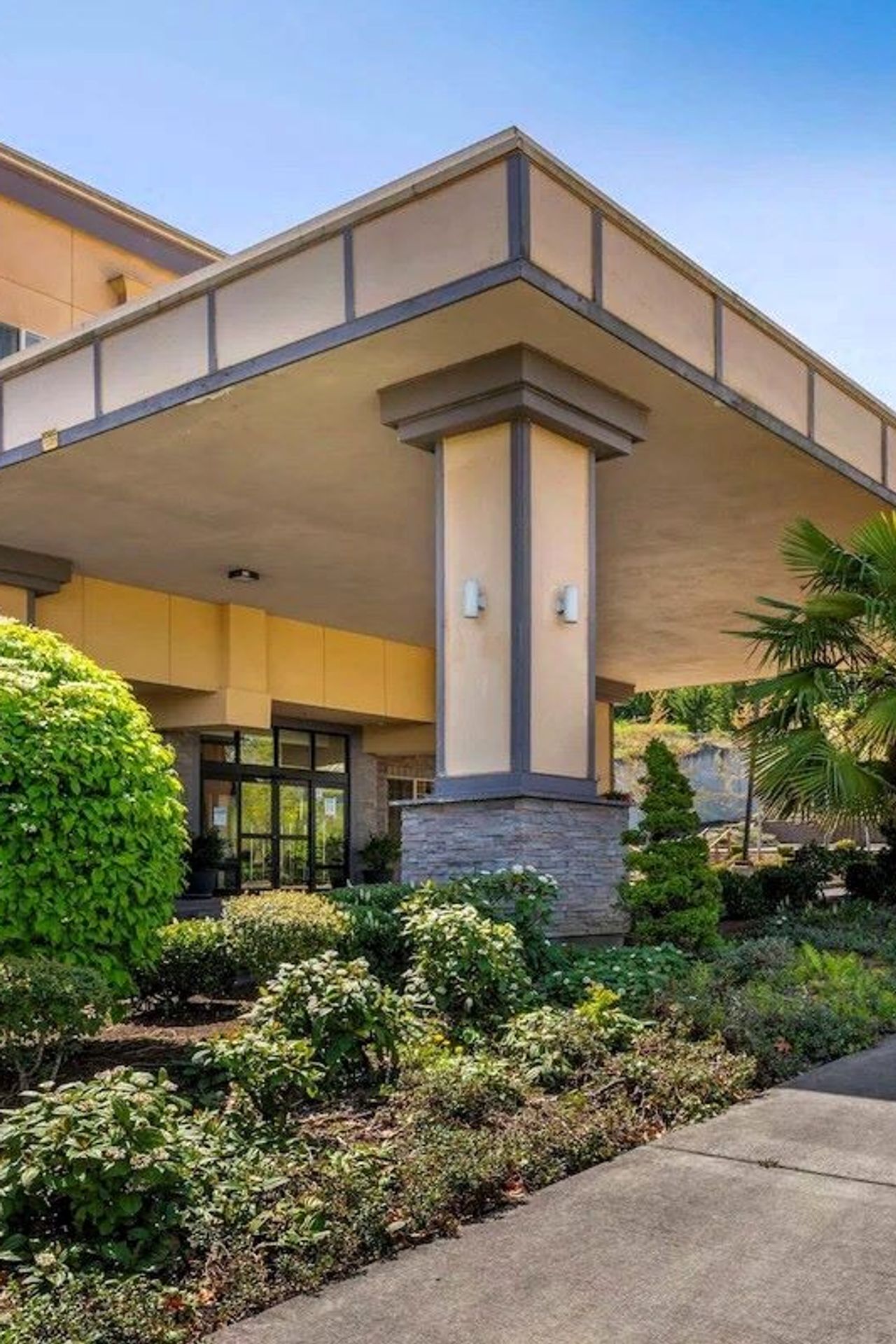 Comfort Suites Eugene - Exterior, Property Entrance