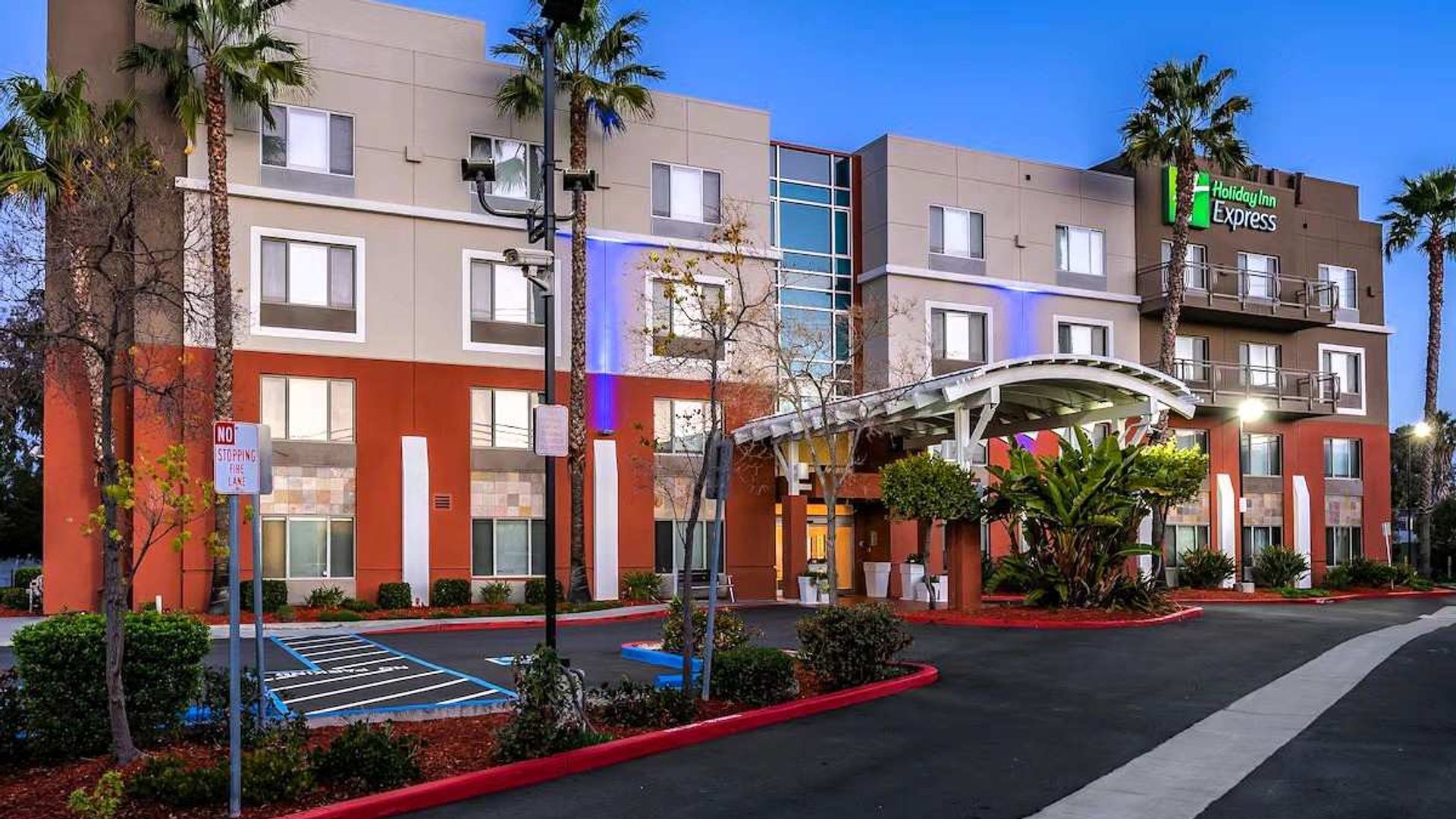 Holiday Inn Express & Suites Fremont - Milpitas Central, an IHG Hotel
