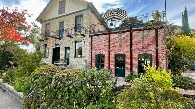 Maison Fleurie, A Four Sisters Inn