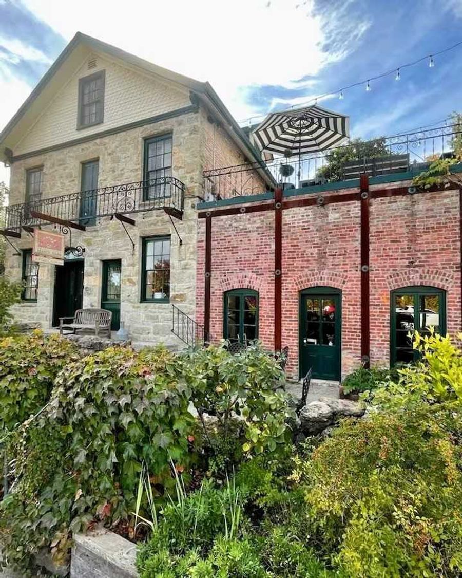 Maison Fleurie, A Four Sisters Inn