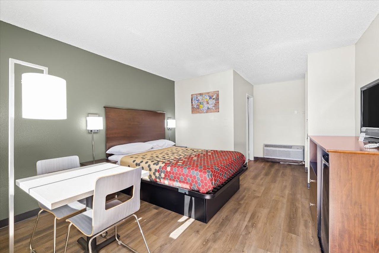 Photo of bend inn & suites