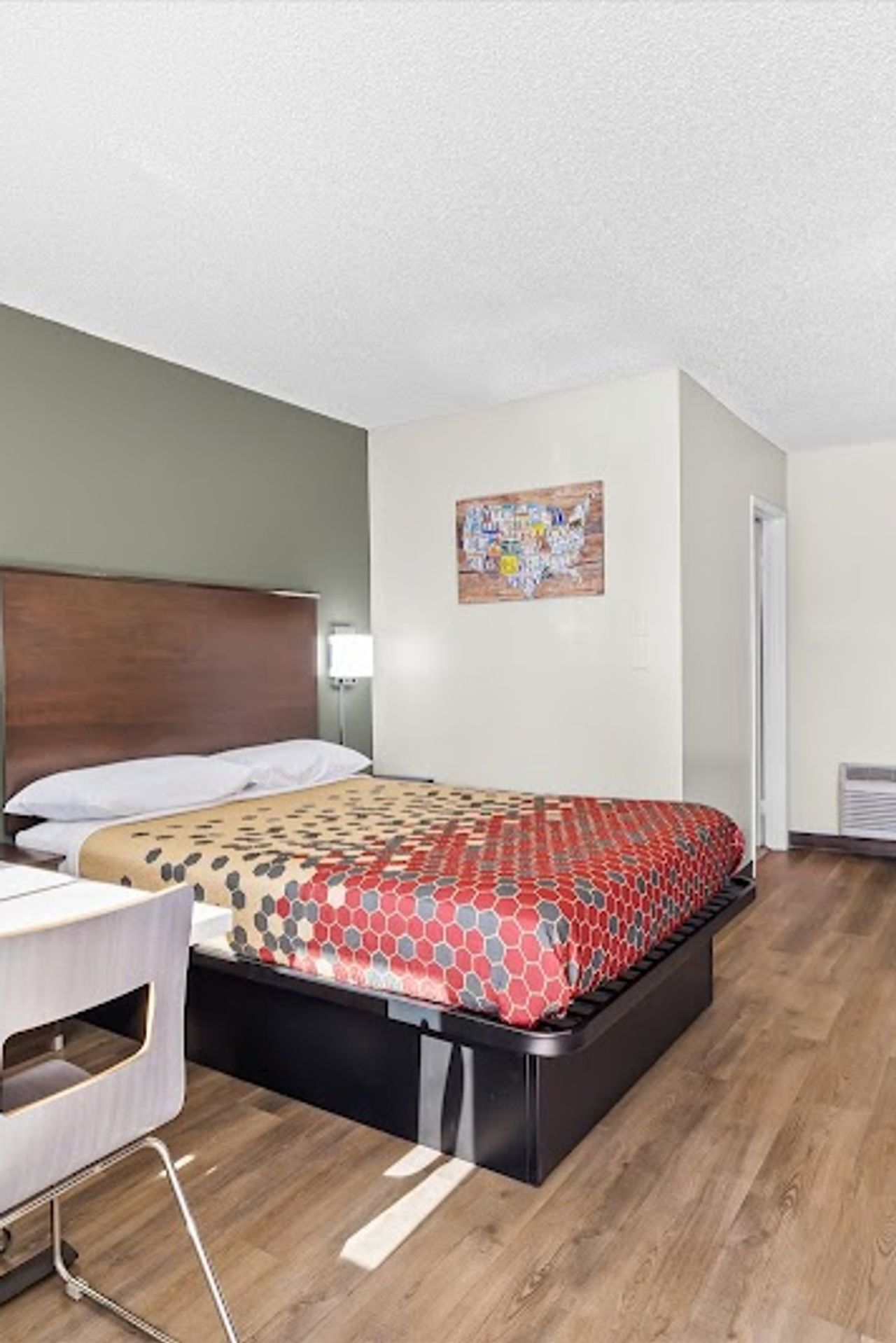 Photo of bend inn & suites