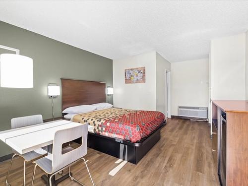 Photo of bend inn & suites