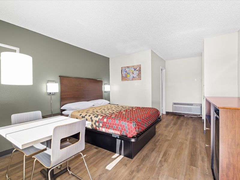 Photo of bend inn & suites