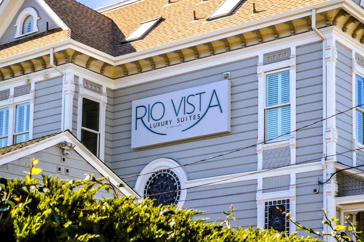 Rio Vista Inn & Suites