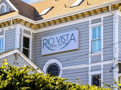 Rio Vista Inn & Suites