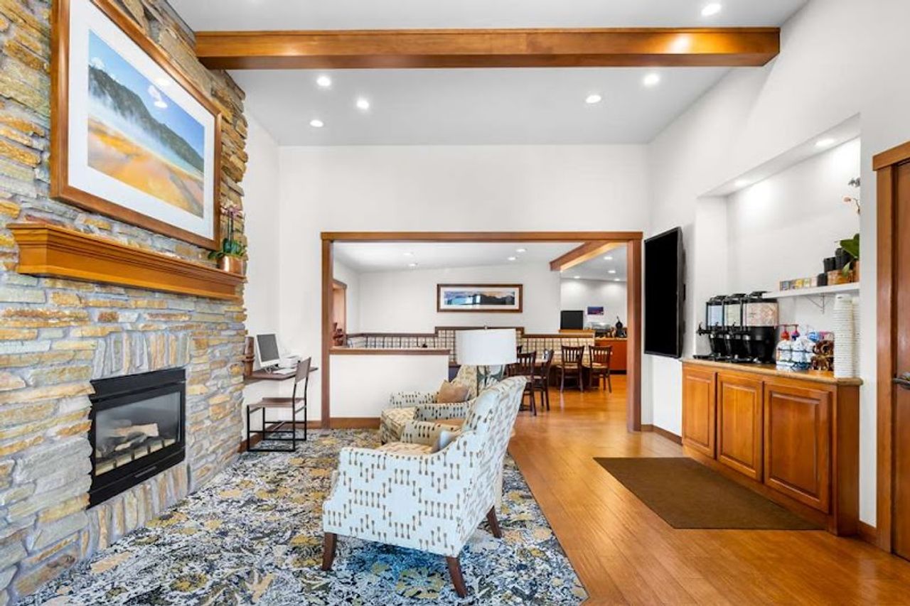 Photo of Best Western Driftwood Inn