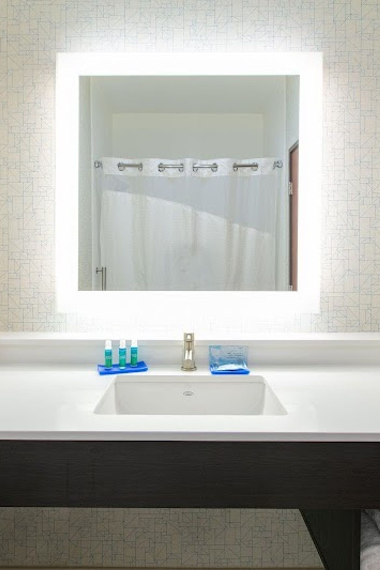 Photo of Holiday Inn Express & Suites Seaside-Convention Center