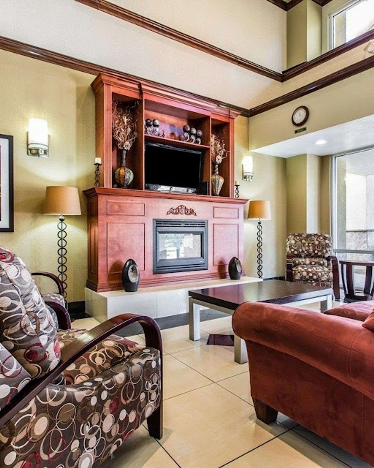 Photo of Comfort Suites Bakersfield