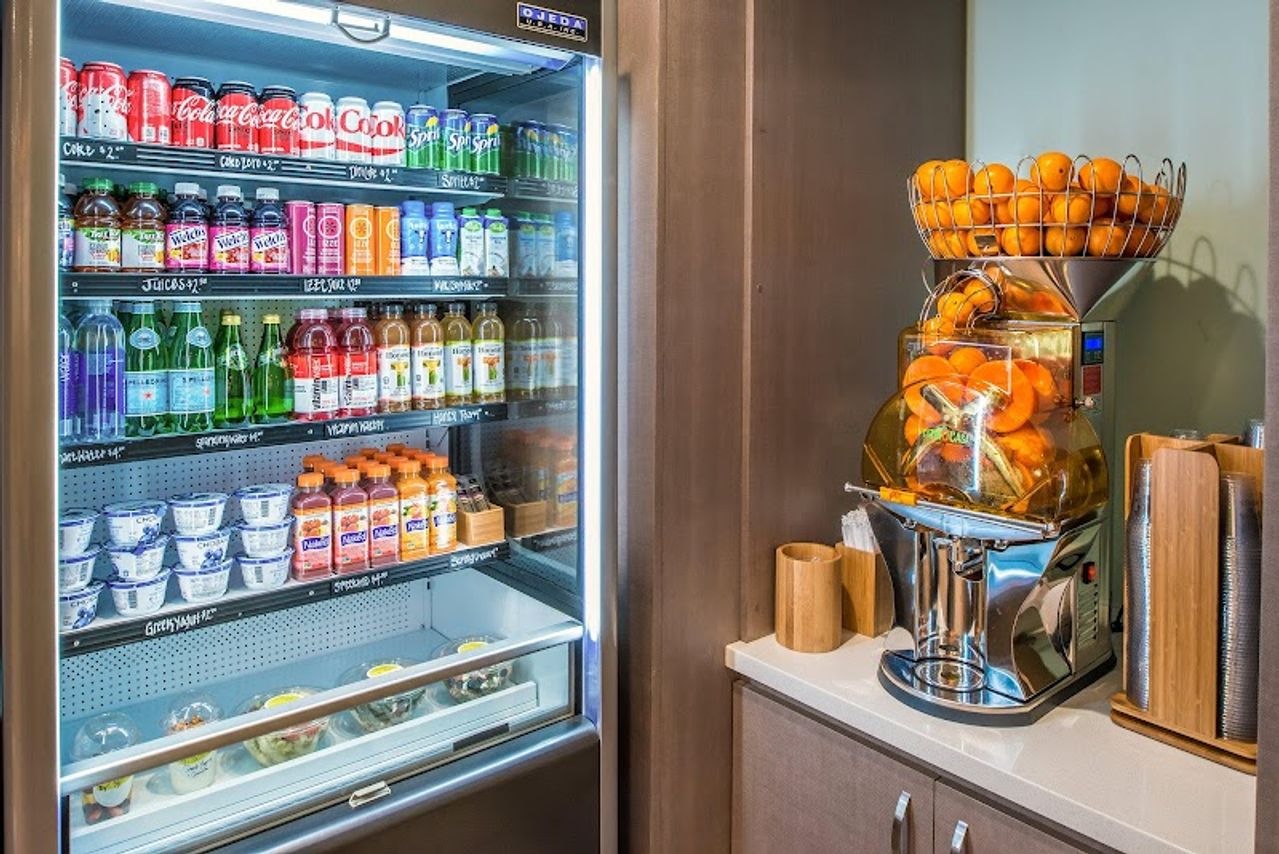 Photo of Even Hotel Eugene, an IHG Hotel - Snack bar