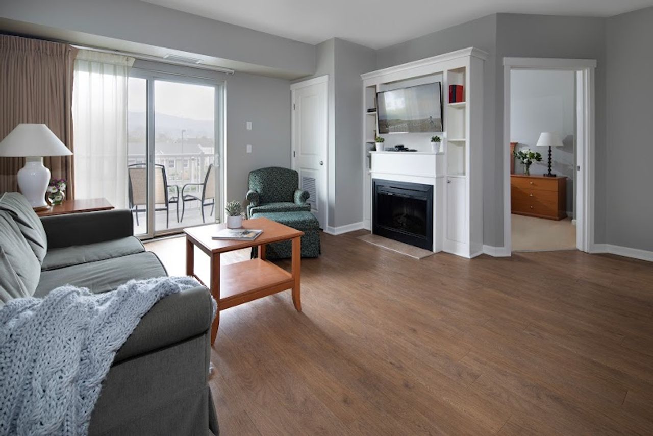 Photo of Rivertide Suites Hotel