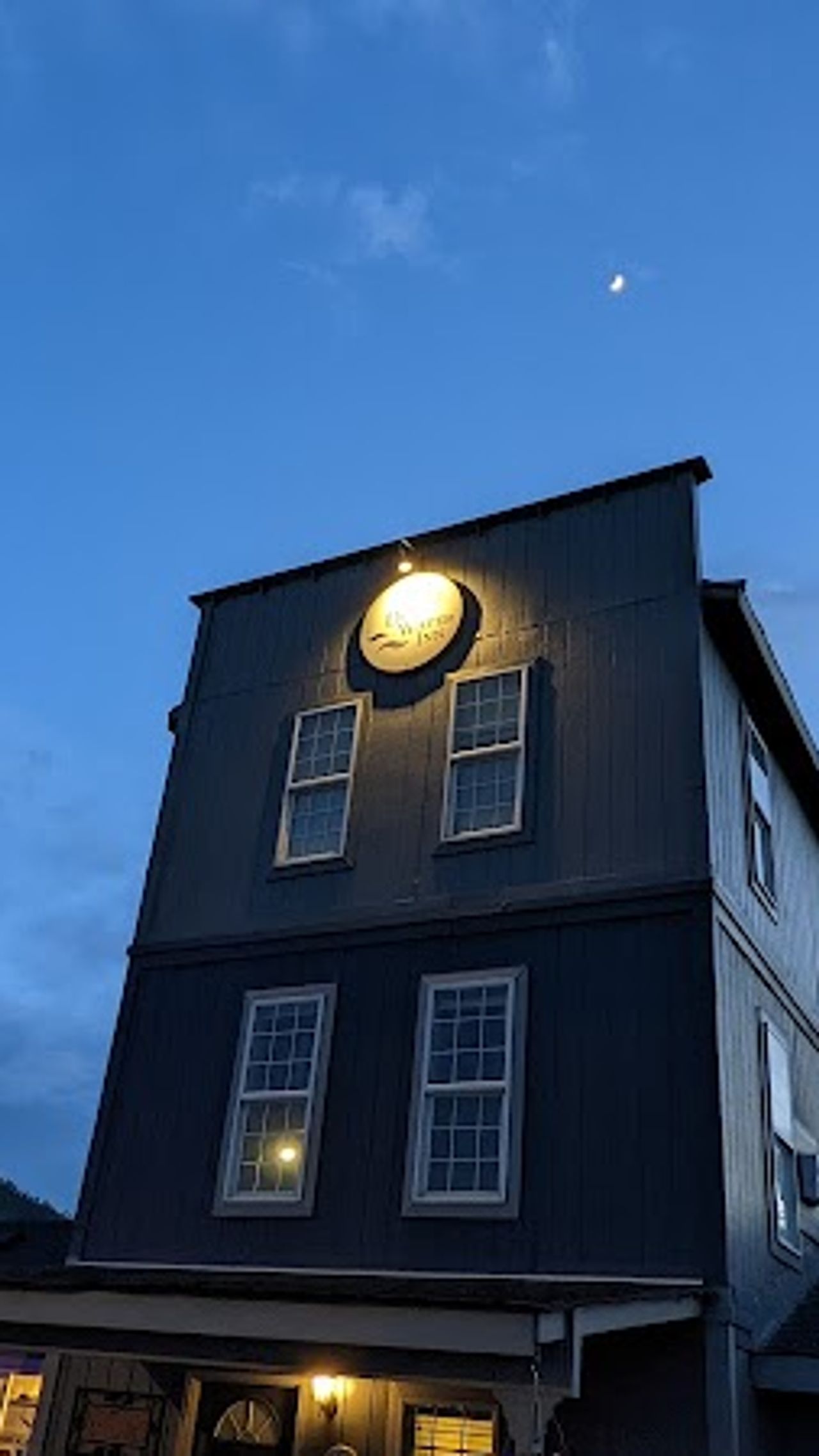 Photo of Deep Water Inn
