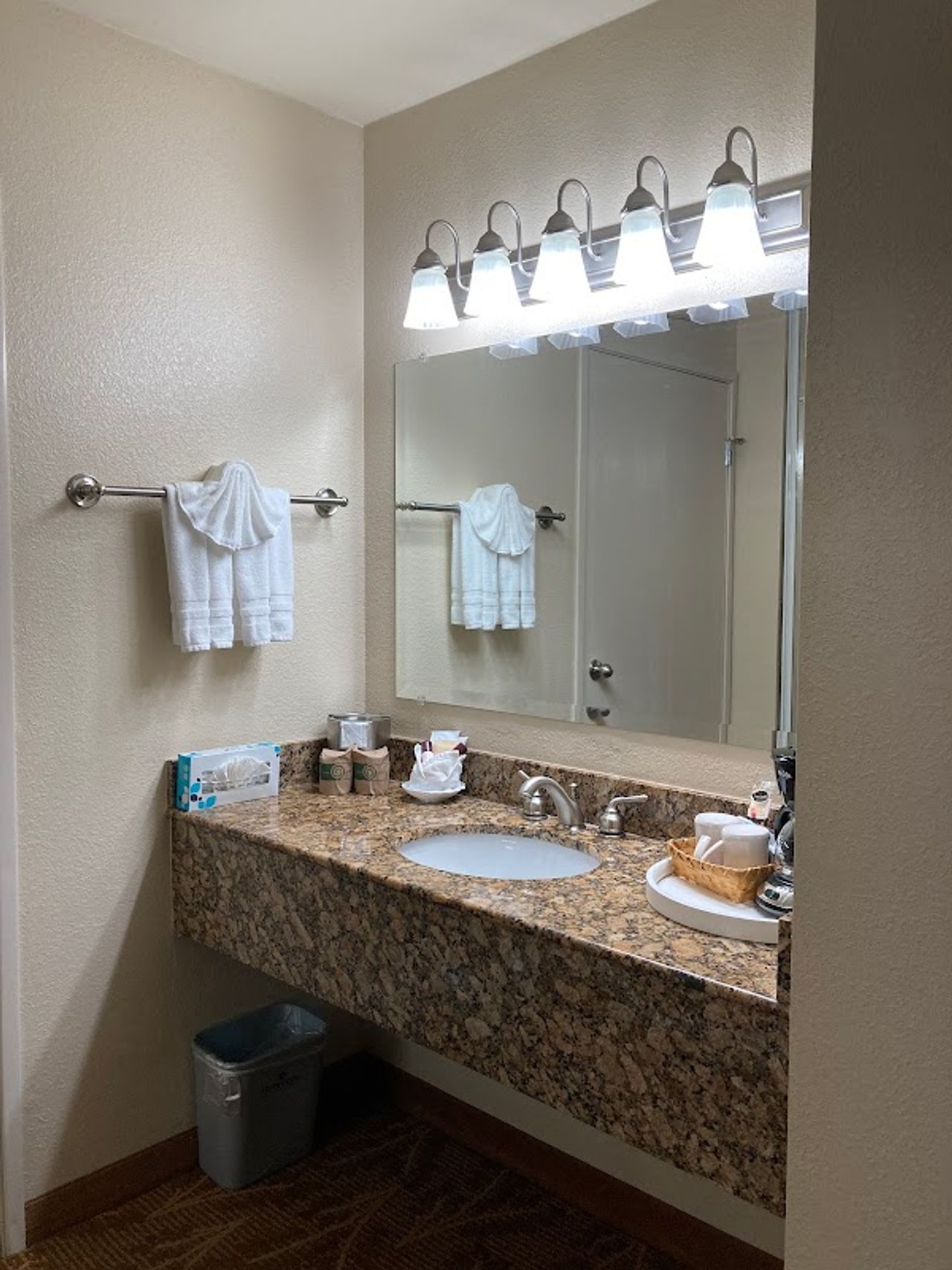 Photo of Governors Inn Hotel Sacramento