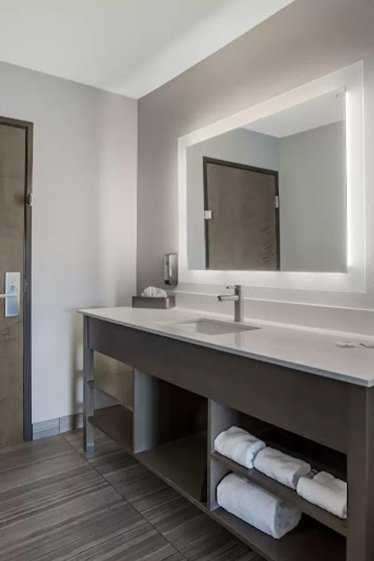 Photo of Hotel 28 Boise Airport, Ascend Hotel Collection