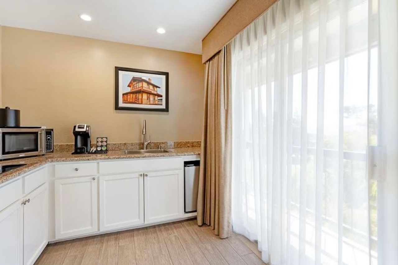 Photo of Best Western Plus Heritage Inn