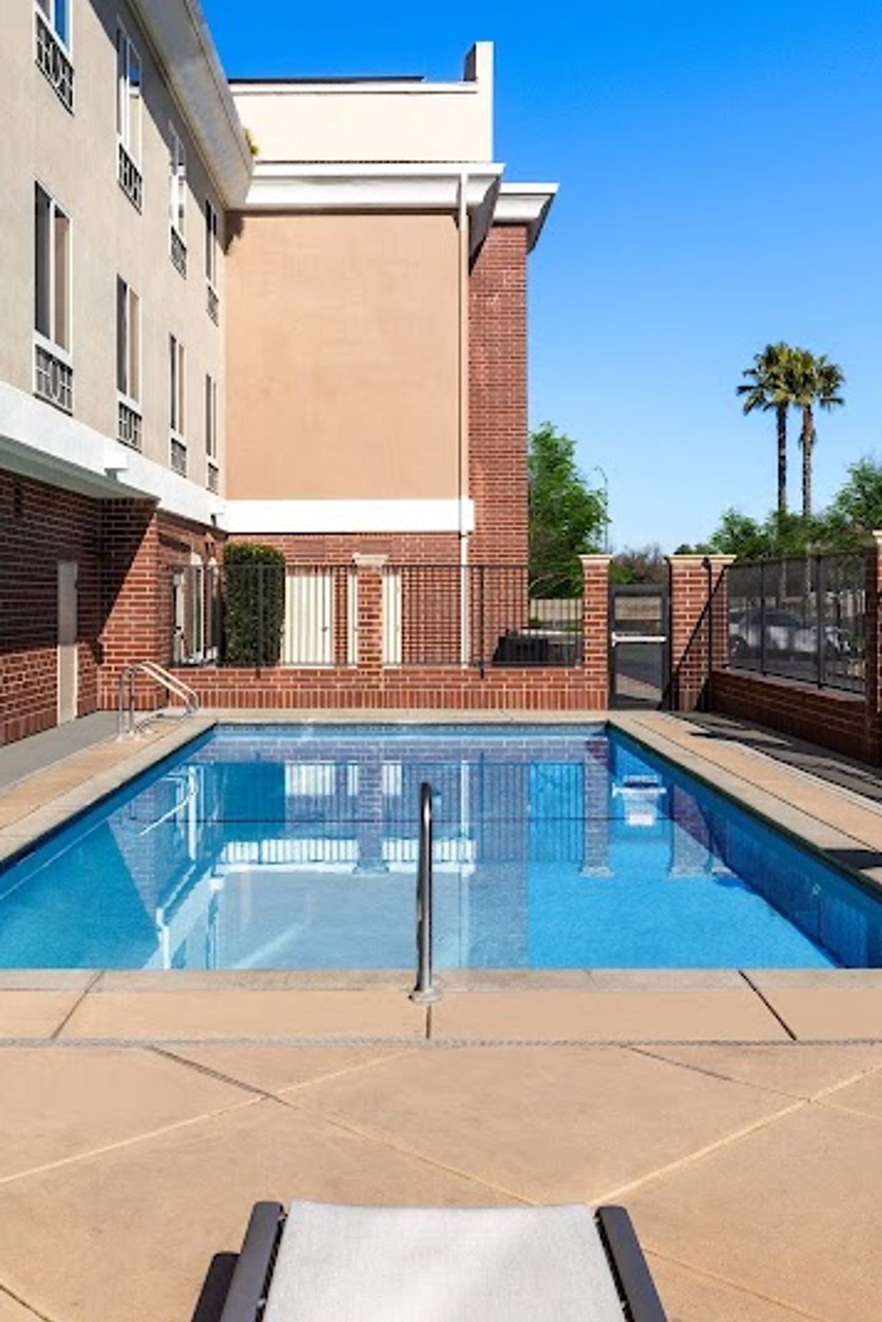 Photo of Holiday Inn Express & Suites Sacramento NE Cal Expo, an IHG Hotel