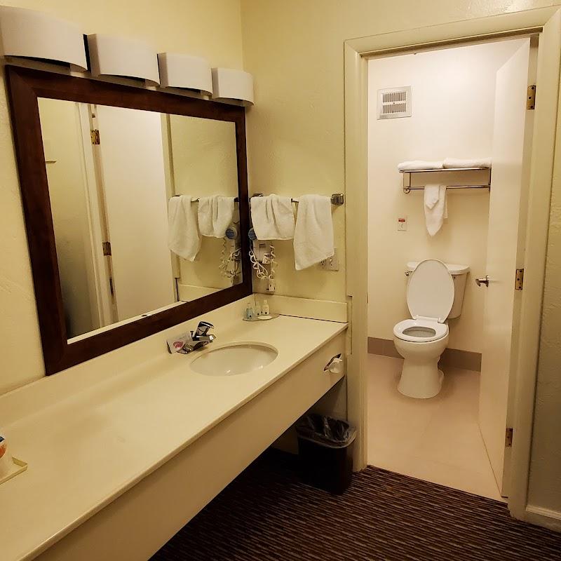 Photo of Quality Inn & Suites at Coos Bay