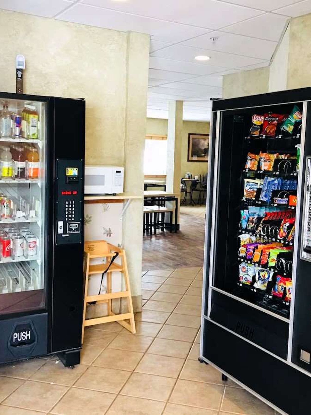 Boulder Creek Inn - Vending machine