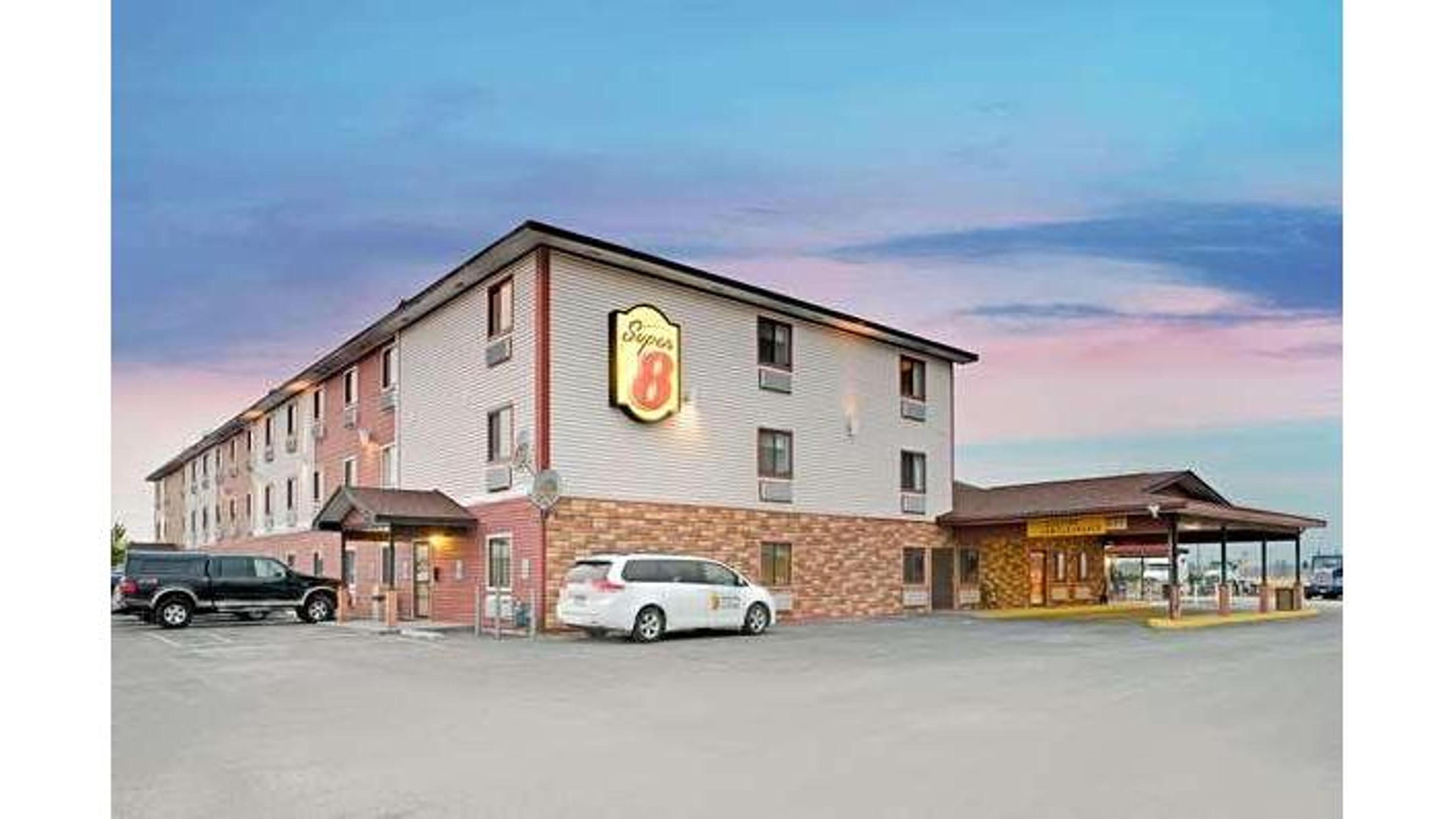 Super 8 by Wyndham Spokane/West