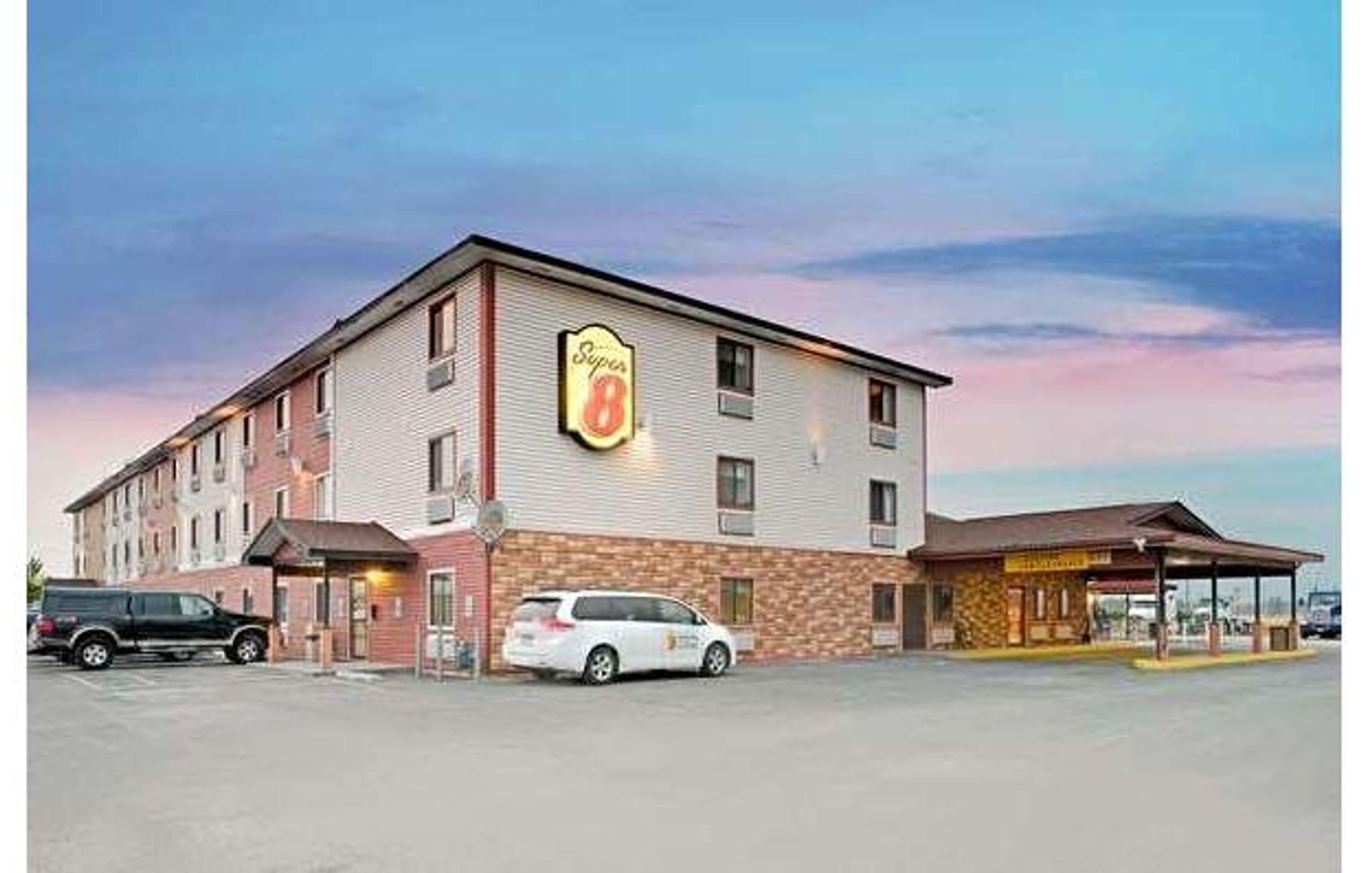 Super 8 by Wyndham Spokane/West