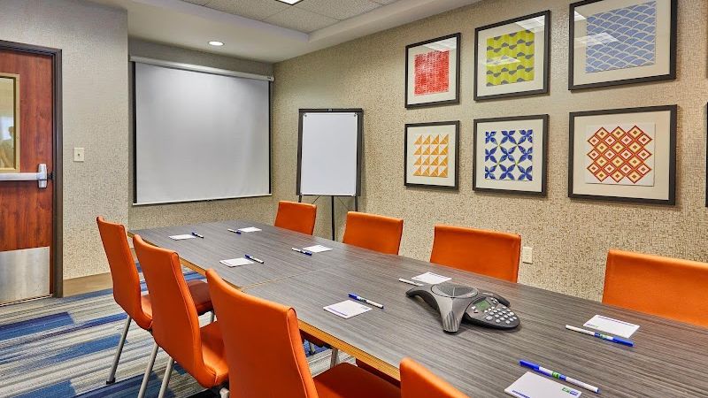 Photo of Holiday Inn Express & Suites Medford-Central Point, an IHG Hotel