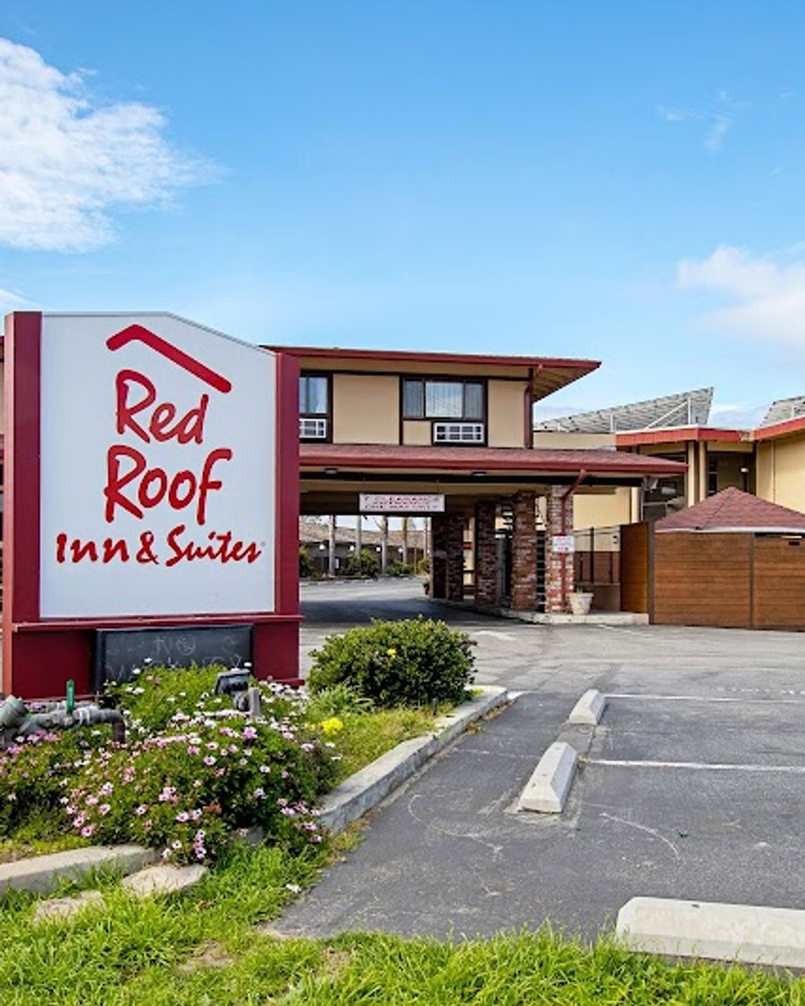 Red Roof Inn & Suites Monterey