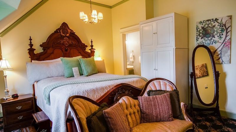 Photo of The Campbell House Inn - Room